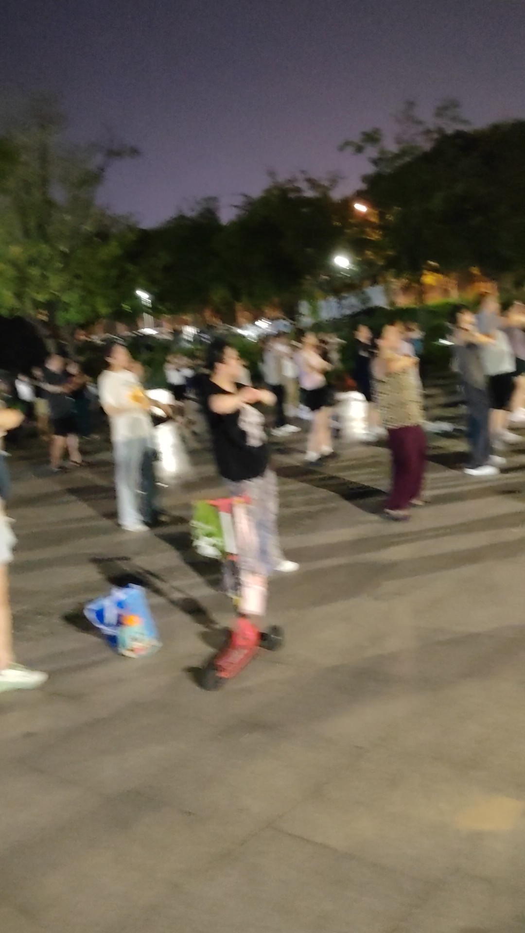 跳广场舞不仅仅是快乐健身，更是一种生活态度和对美好的追求