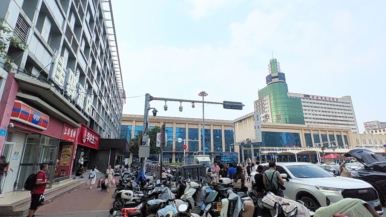 济南火车站。