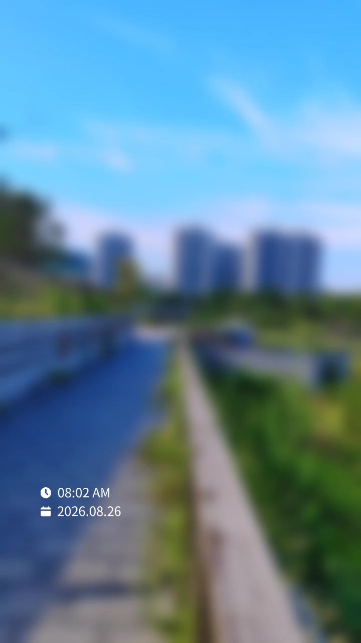 河边散步边走边拍照，变换的是风景不变的是心境风景优美心情舒畅