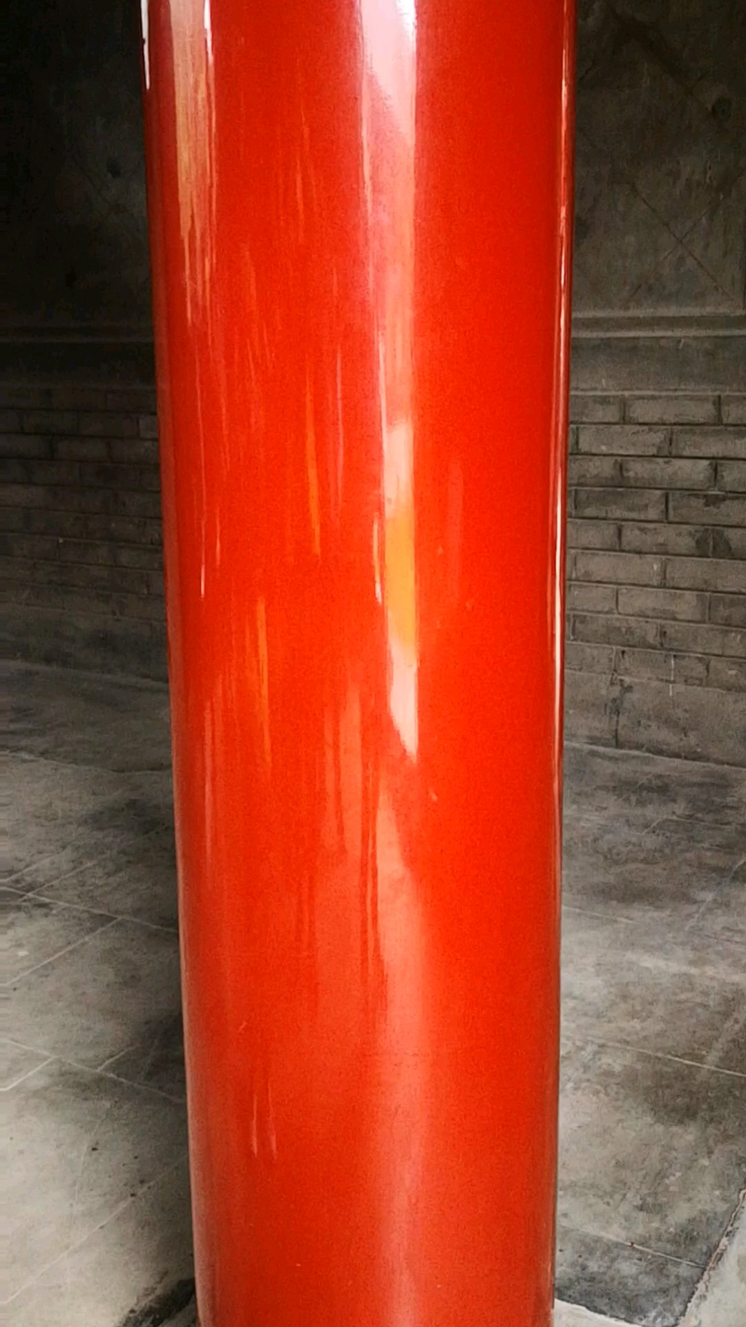 参观上新街万字会/一根大殿上的柱子建成需约25道工序