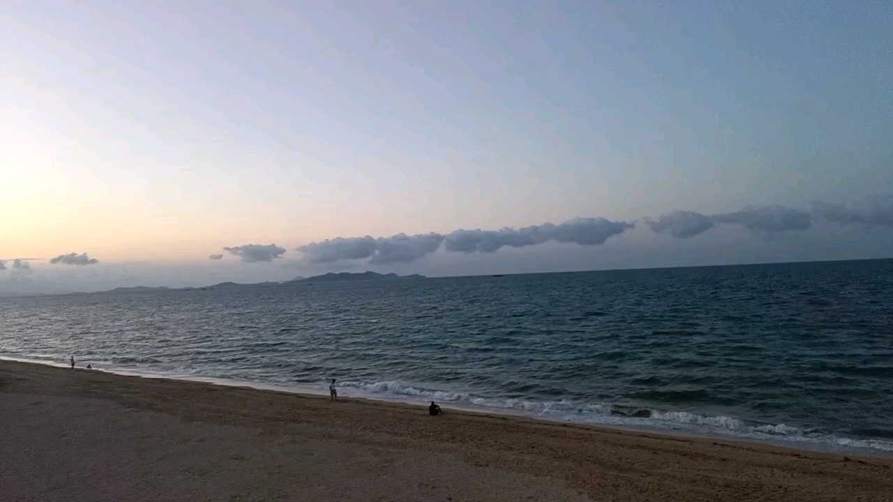 蓬莱长岛之间的海面上，傍晚出现了海滋奇观，其实海滋经常出现…