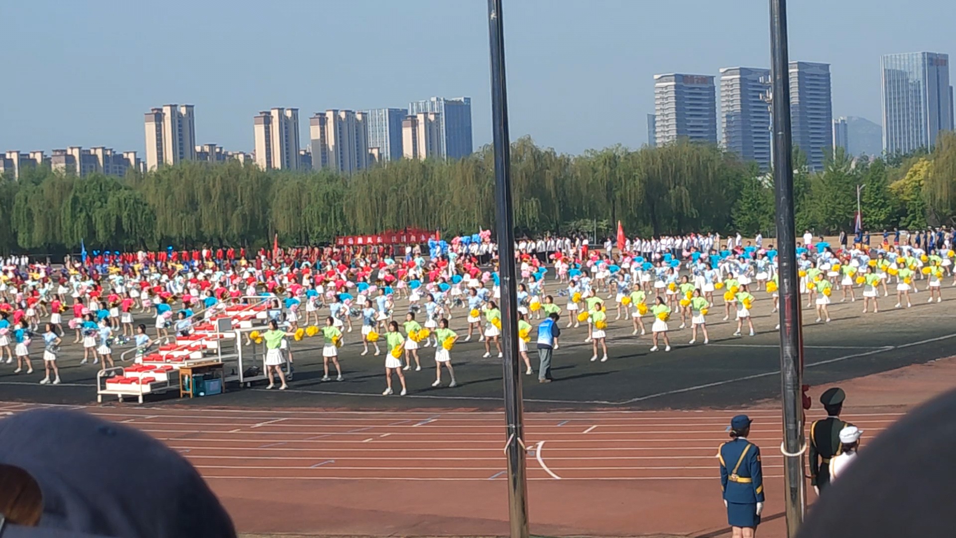 校园运动会，感受青春的活力。