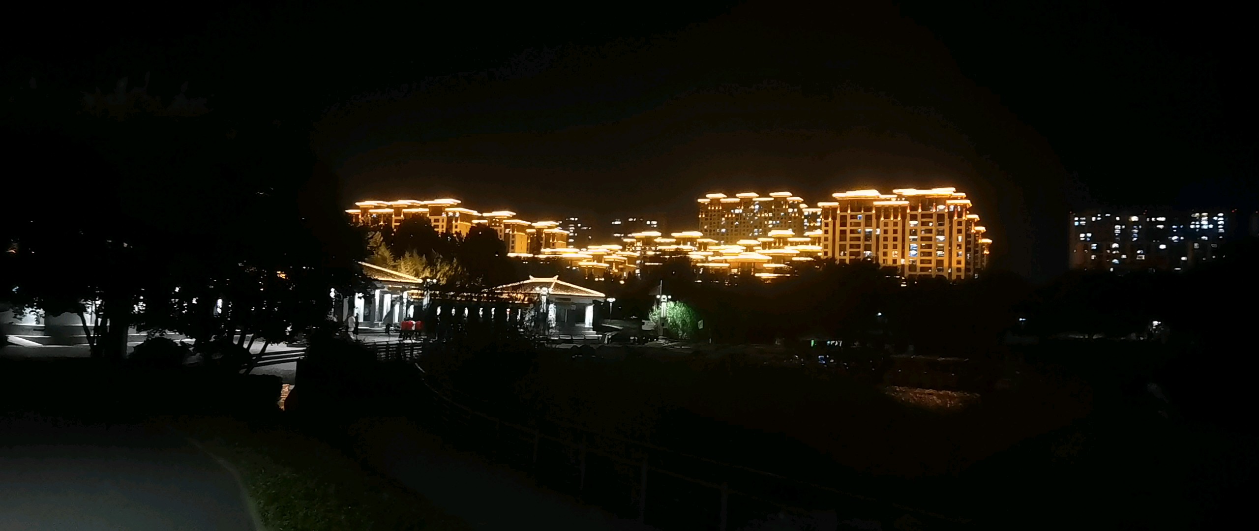 夜色阑珊/摄影/大海