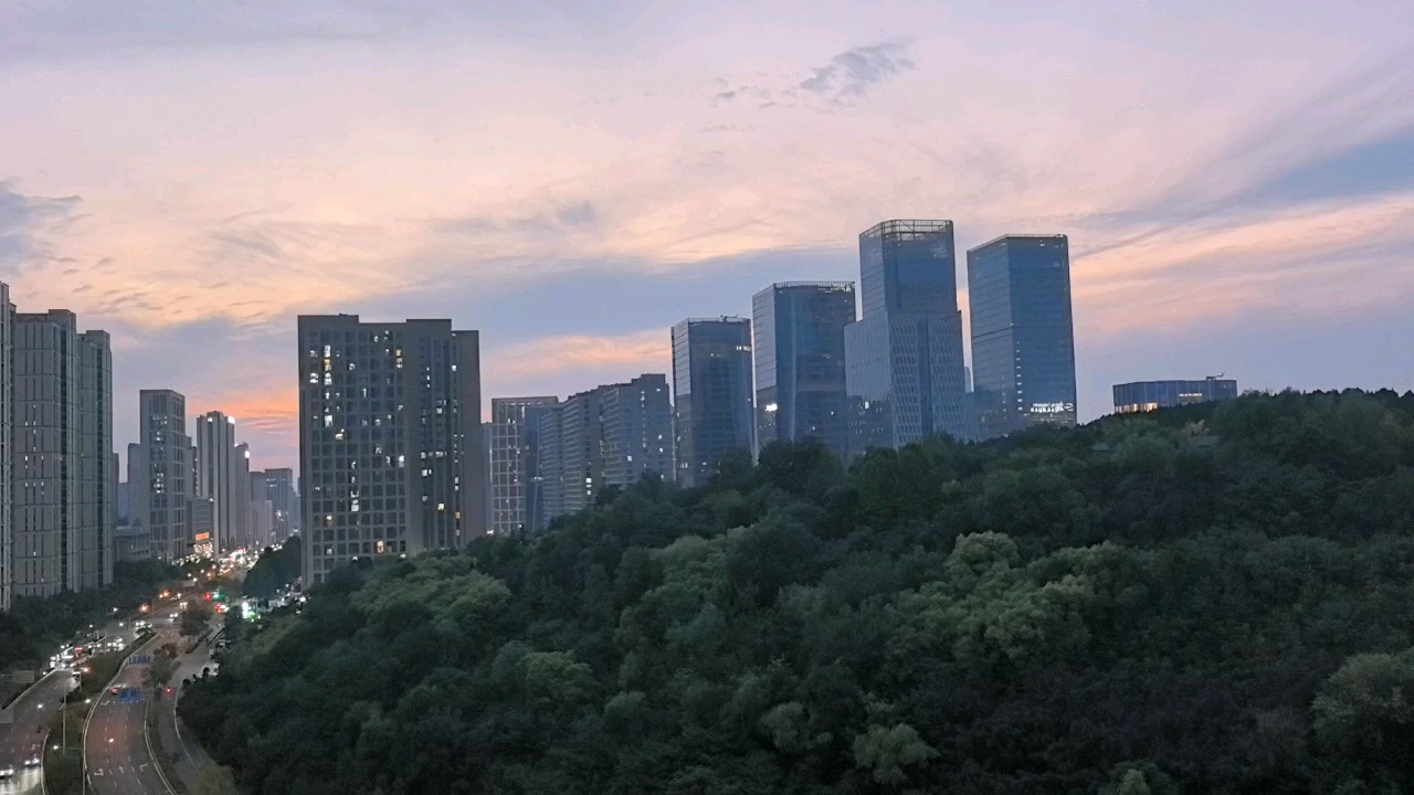 秋日的济南，落日时分，是一天里最柔软的光阴！