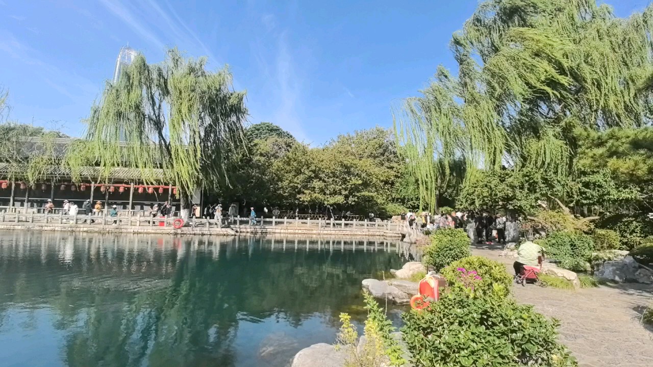 五龙潭的秋天一个“最”字，它的美不在辽阔，而在精微！
