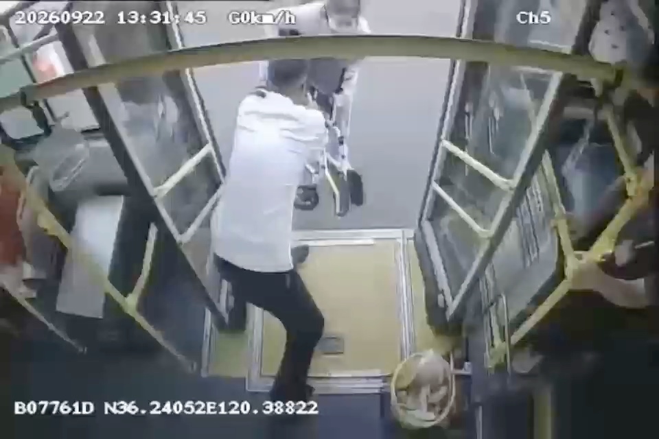 暖心连连！城阳巴士驾驶员多件善举传递城市温情