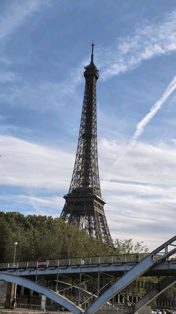 中秋节快乐！你回家了还是去旅游，我感觉最好是带着父母去旅游…