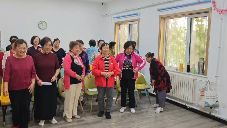 这是千禧吕剧班，今天又在学的新课程。