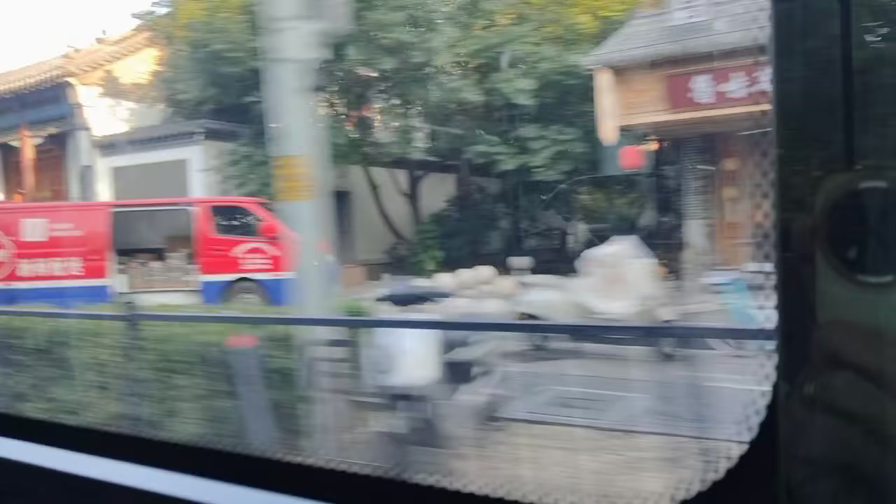 今天早上乘坐公交，观察城市的建设，真美，值得骄傲。