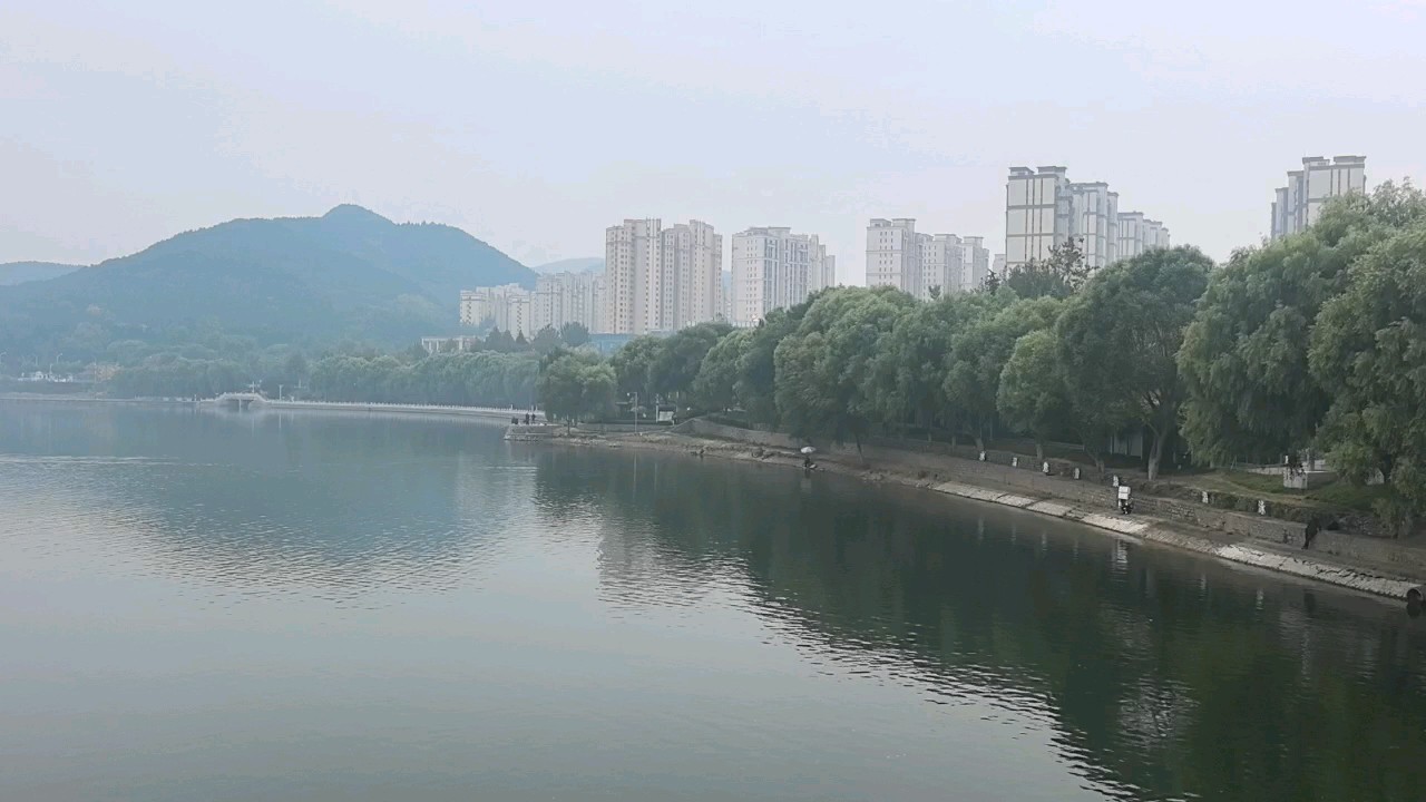 孟家水库的美不是那种气势磅礴的震撼，而是一种温柔的沉浸感！