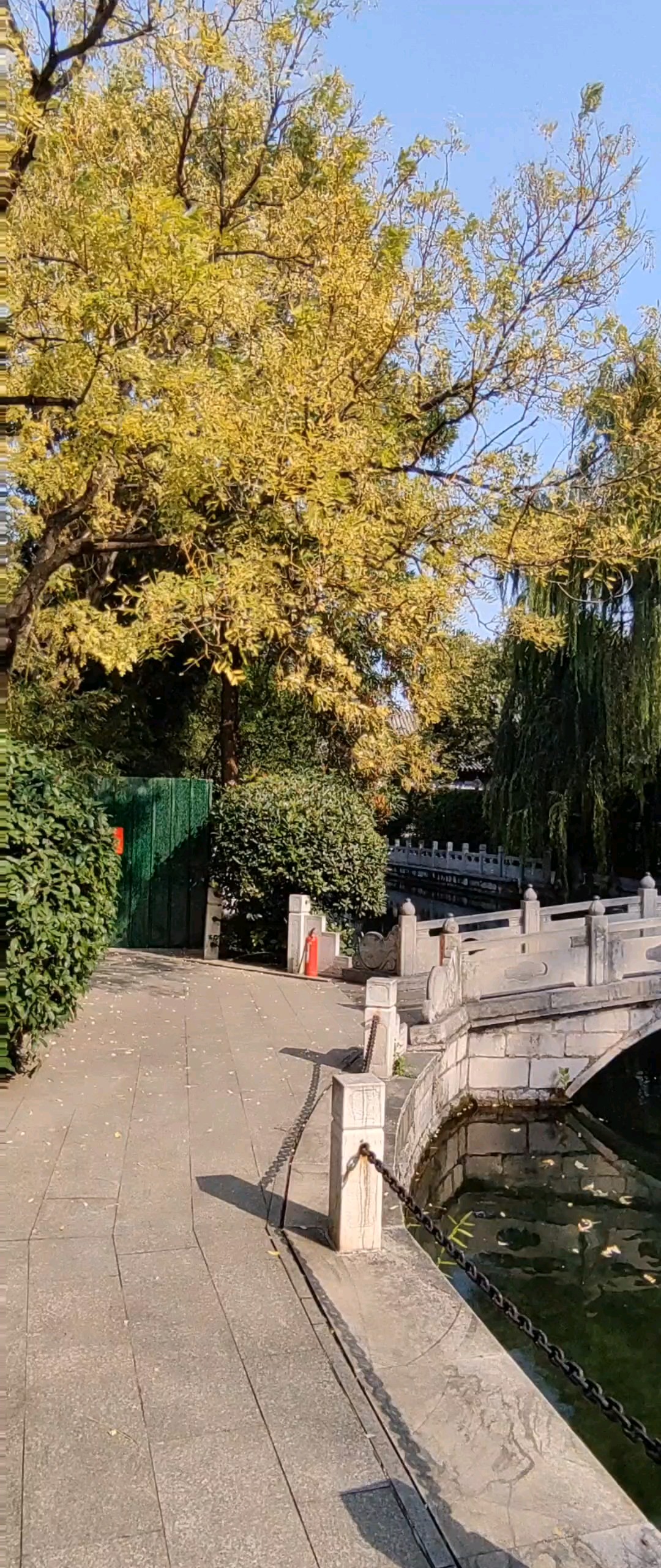 小桥流水在济南。
