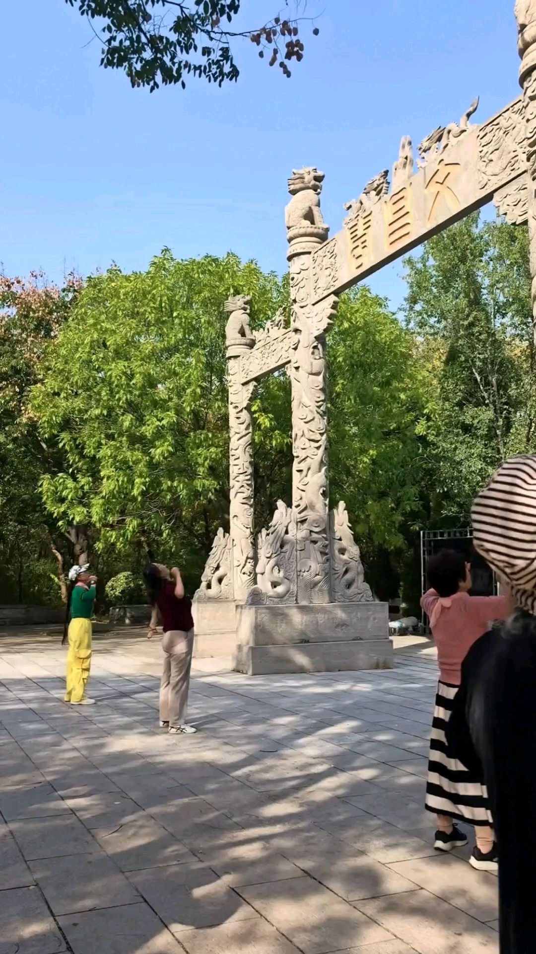 广播体操：千佛山文昌阁下的全民健身时光