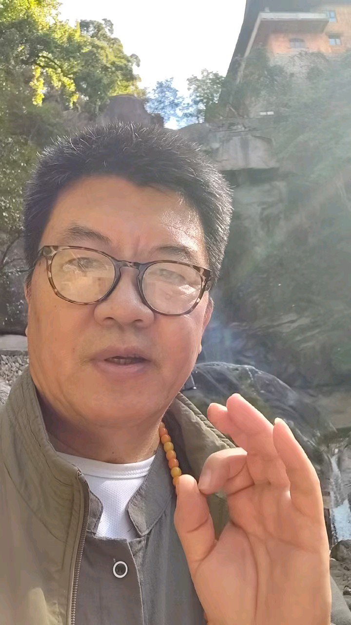 在台州古方广寺致力于写作的凯文先生的亲切问候