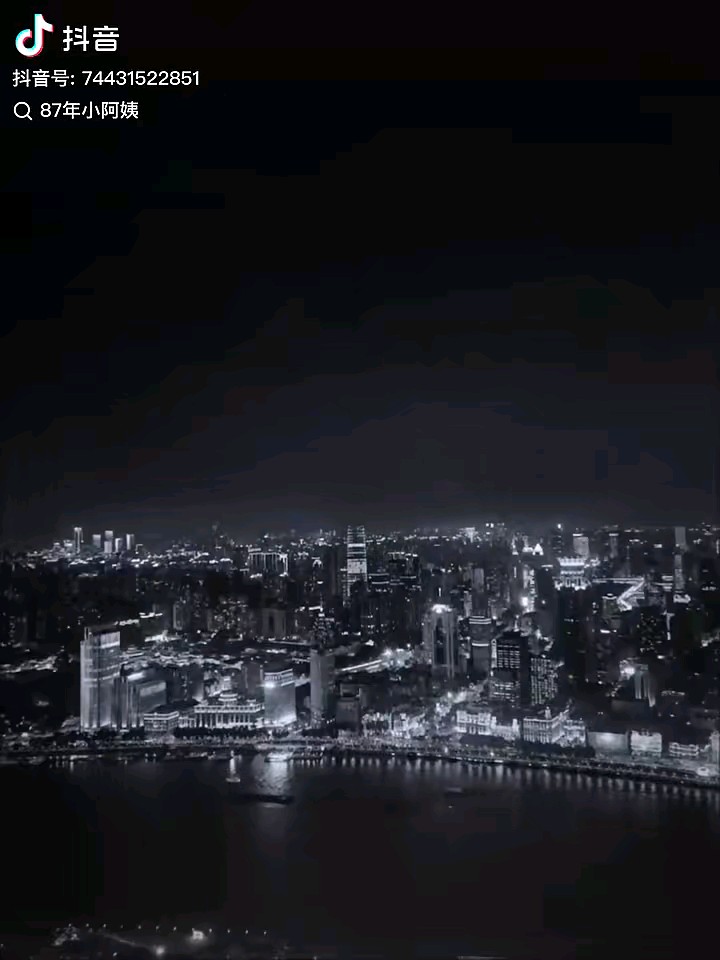 一晃又是一个秋天，有人再见，有人再也不见……