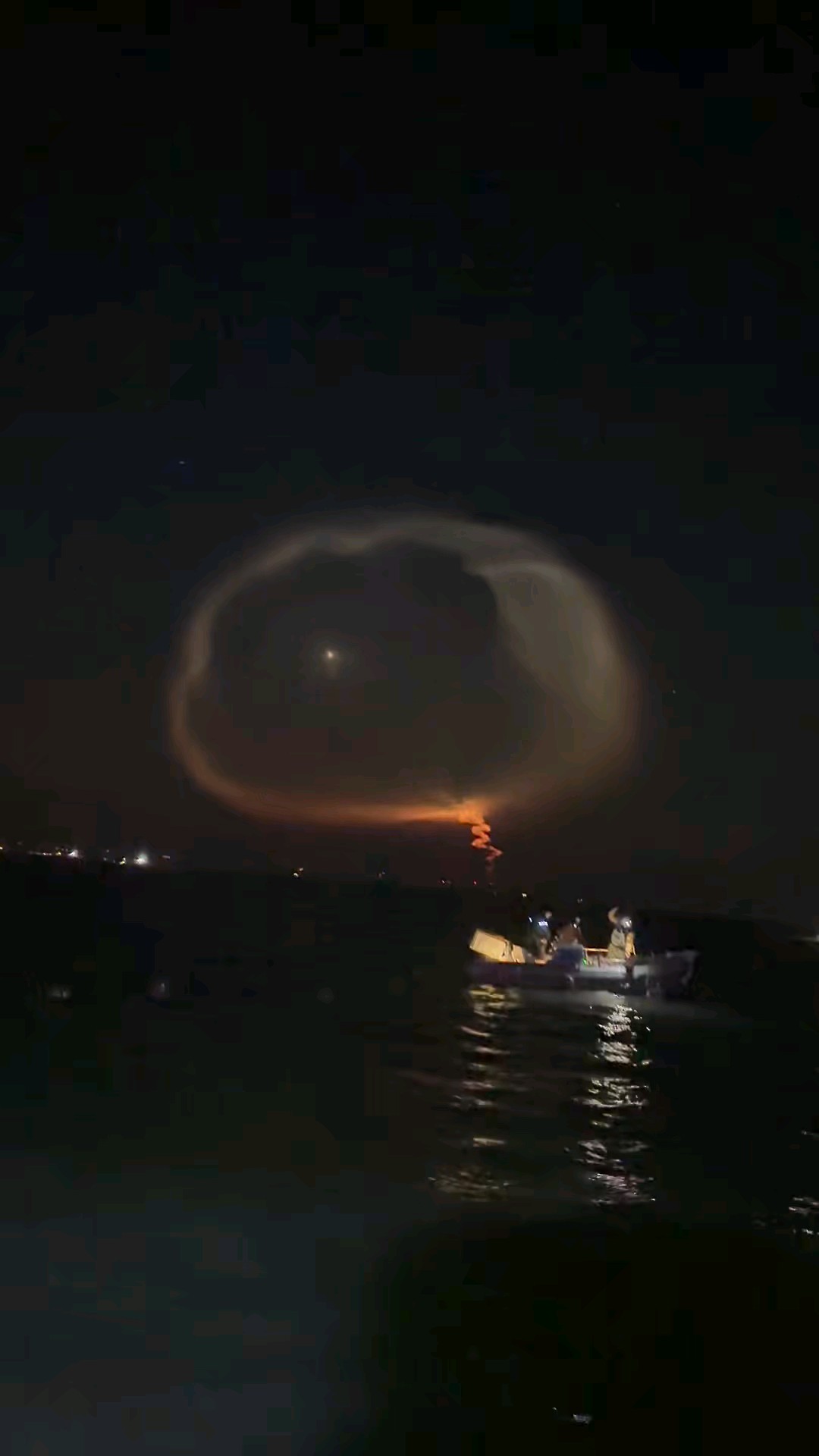长征六号甲的暮光火箭云（张倩倩拍摄）
