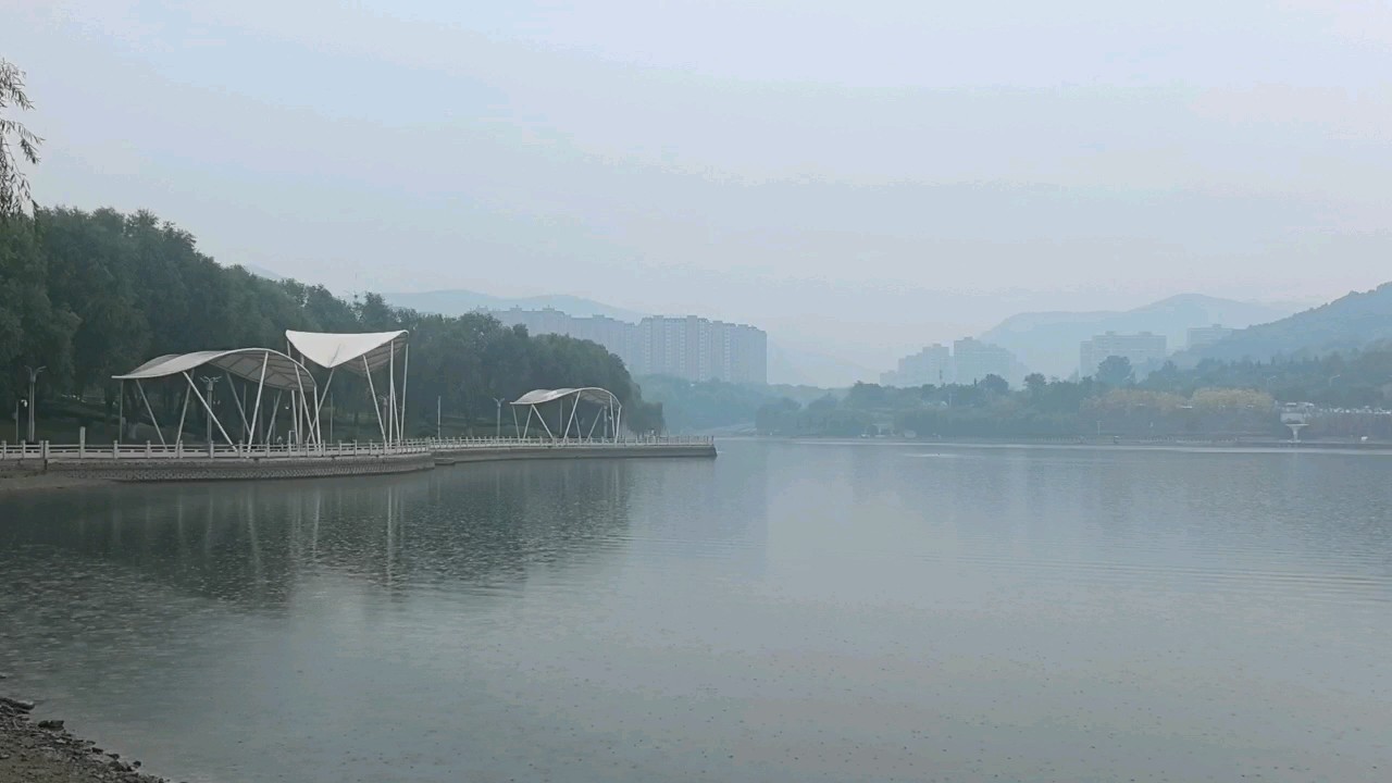 孟家水库“风景如画”它有一种不同于大明湖的开阔与静谧！