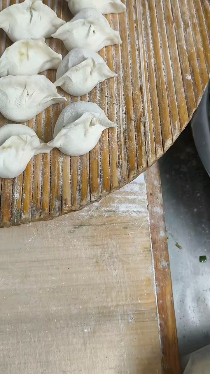 不喜欢吃面食的我，但对蓬莱小面与水饺独有情钟…