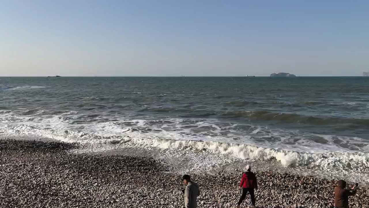 陪京城挚友长岛九丈崖风景区一游，心情和海浪一样汹涌澎湃