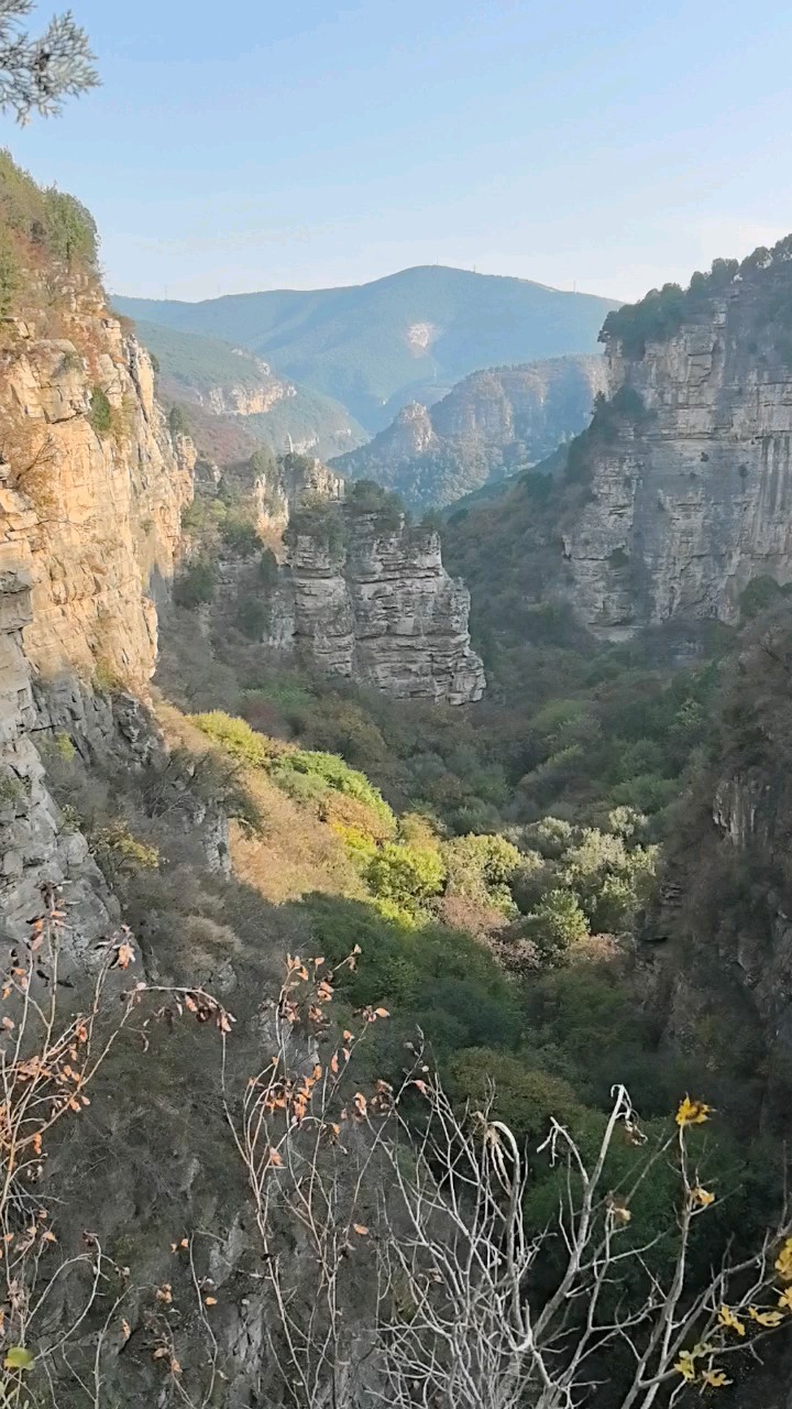 龙洞之心，自然坑洞，岩壁围成心形，浪漫的网红打卡点！