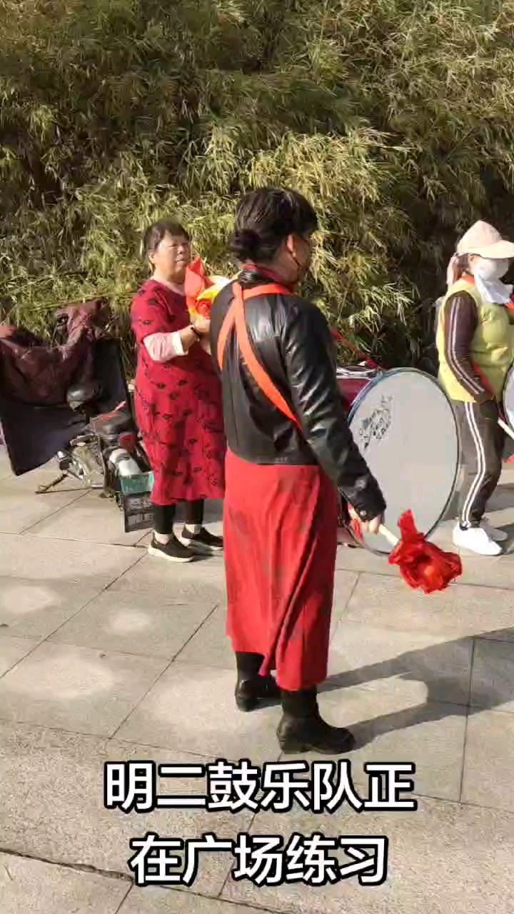 鼓声响起，脚步一致。每一次敲击，离成功 更近了一步