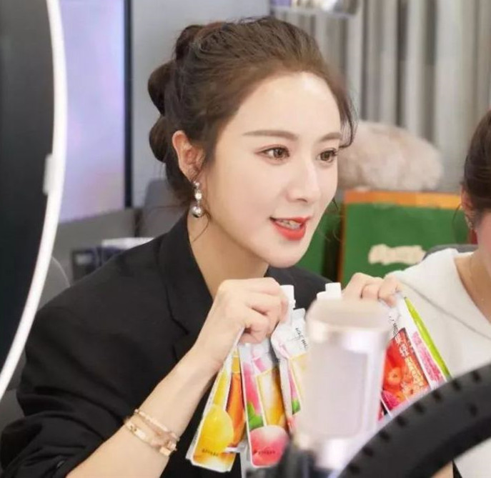 从贤妻良母到带货女王,刘涛最完美的人设应该是优秀演员