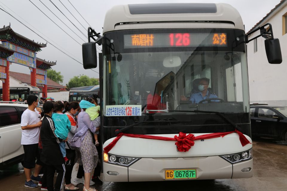 政府西街,园区路等道路公交盲区,结束了坊子工业发展区驻地无公交车